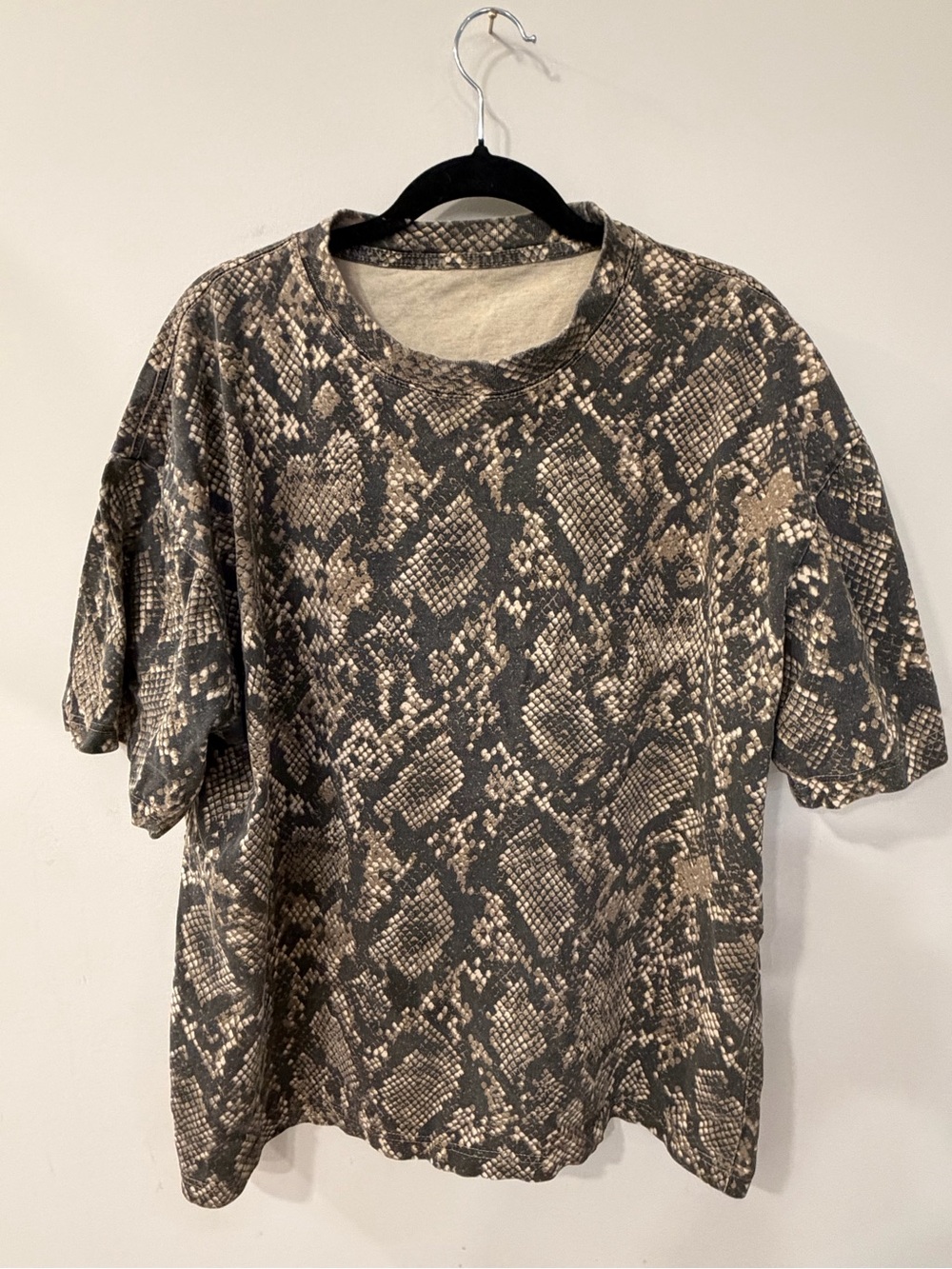 Men's Snake-Print Short Sleeve Shirt - Black & Tan